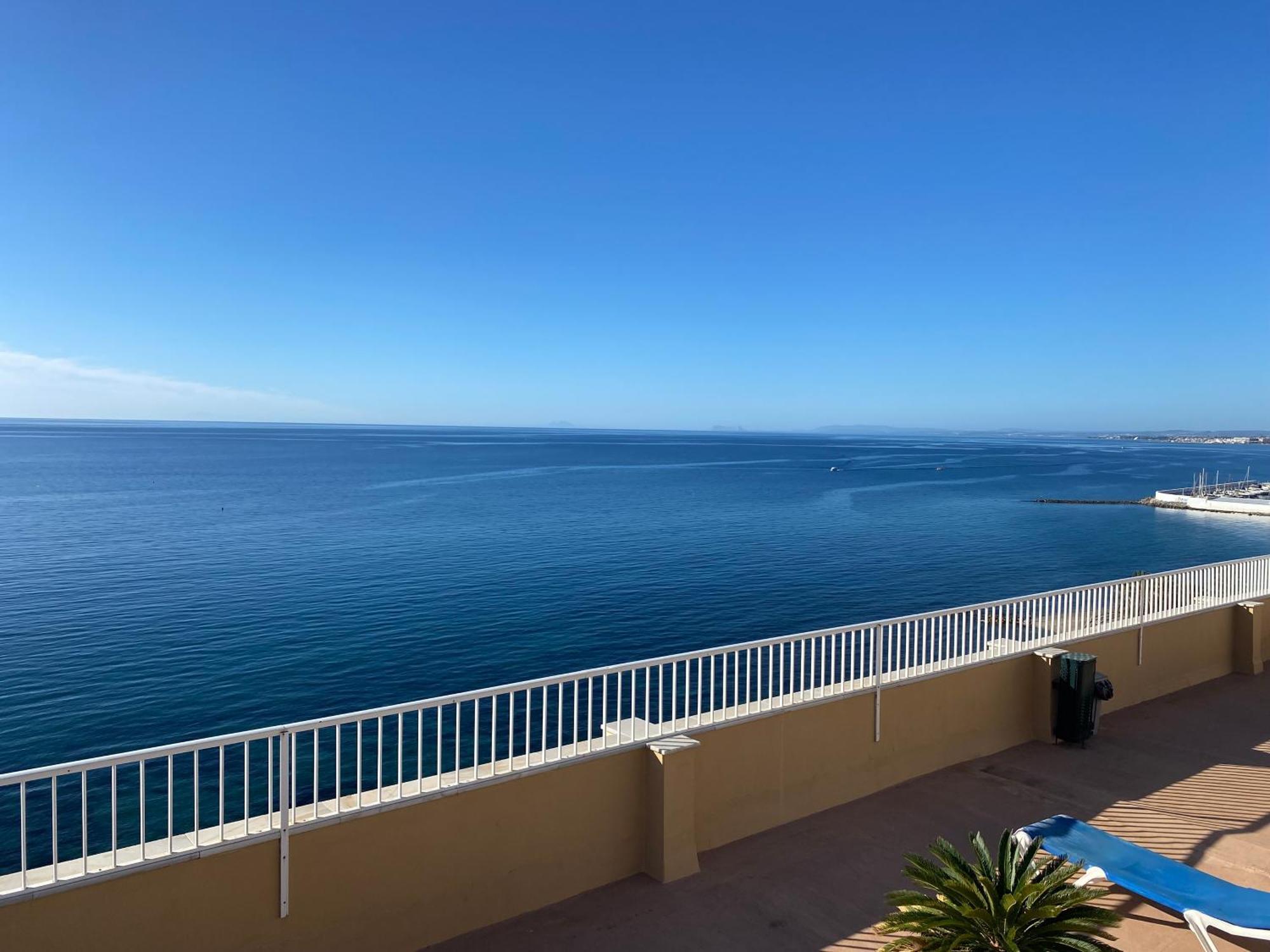 Marbella Beachfront Edificio Mayoral Primera Linea De Playa Y Centro Ciudad Con Barco Opcional Exteriör bild