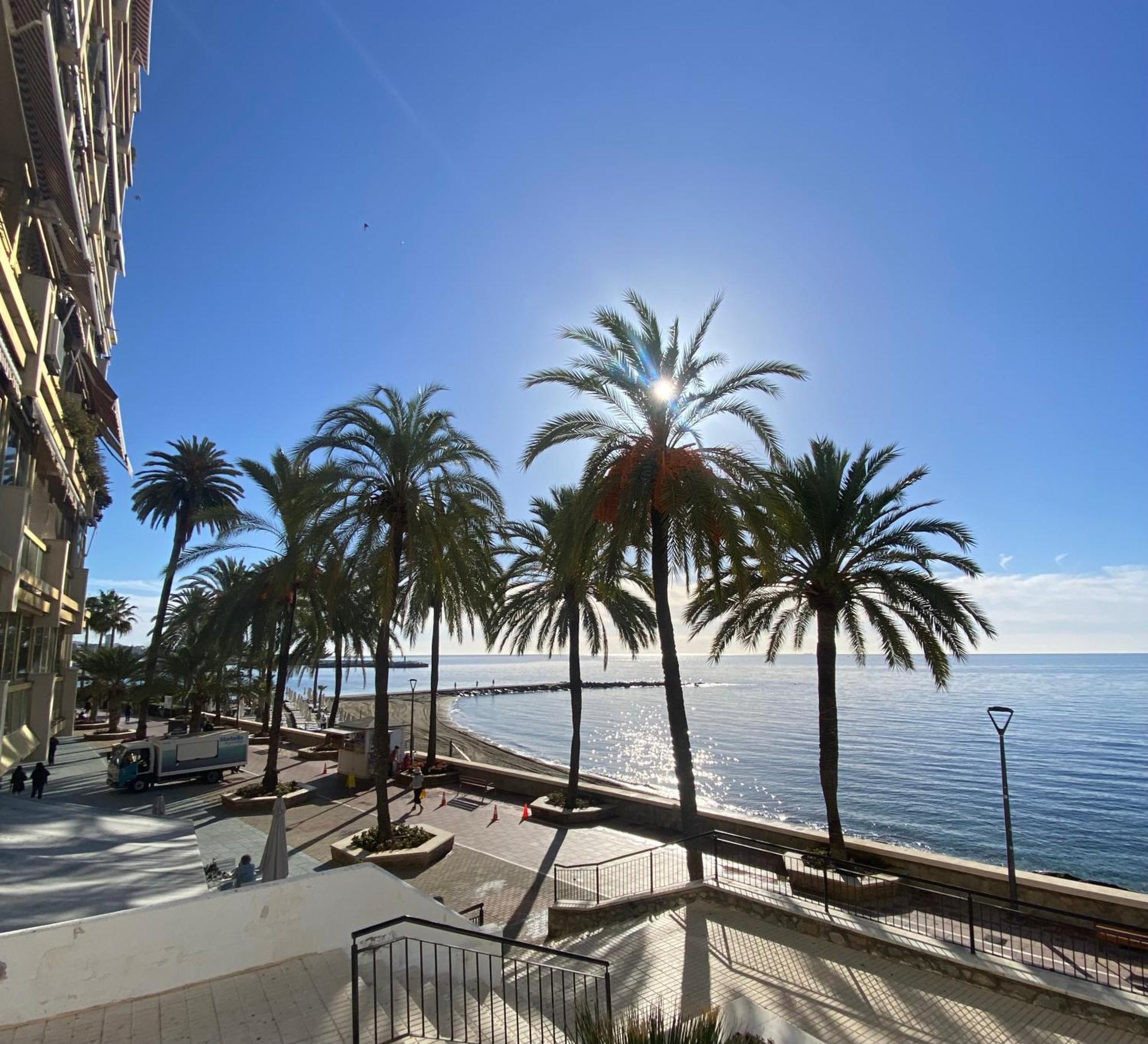 Marbella Beachfront Edificio Mayoral Primera Linea De Playa Y Centro Ciudad Con Barco Opcional Exteriör bild