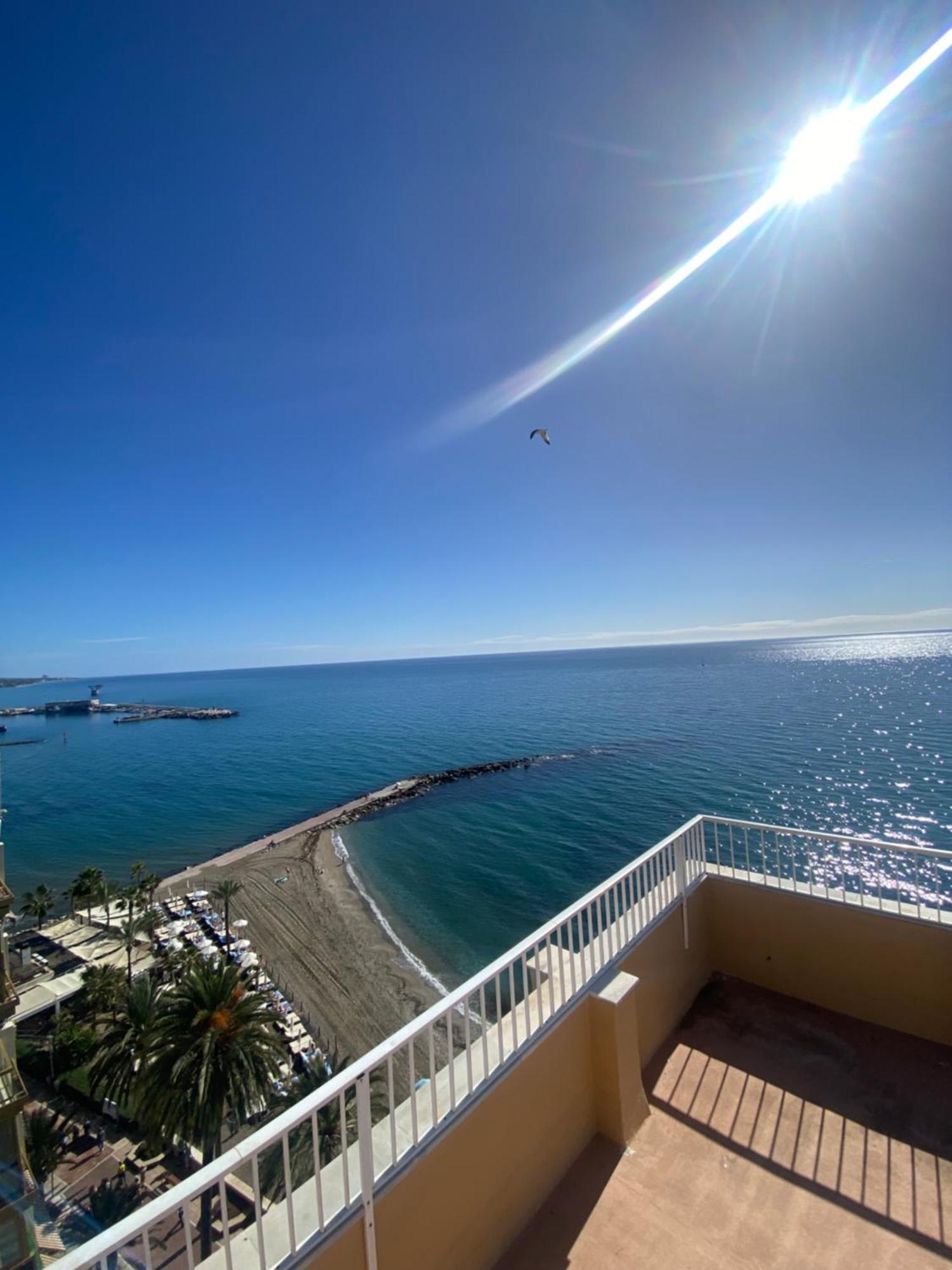 Marbella Beachfront Edificio Mayoral Primera Linea De Playa Y Centro Ciudad Con Barco Opcional Exteriör bild