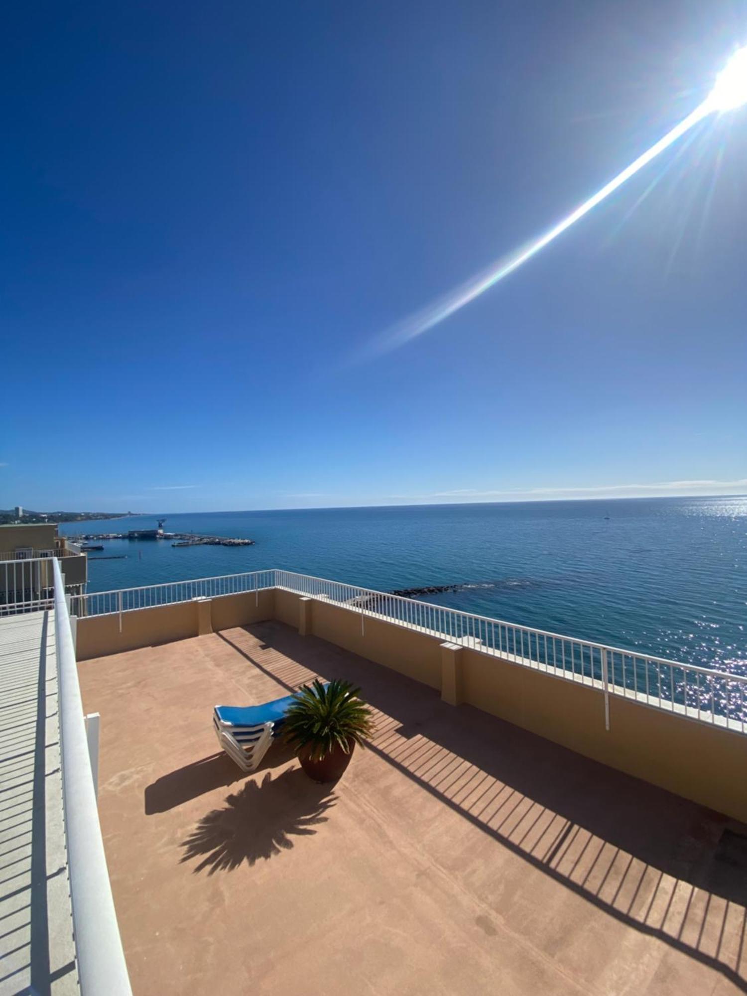 Marbella Beachfront Edificio Mayoral Primera Linea De Playa Y Centro Ciudad Con Barco Opcional Exteriör bild