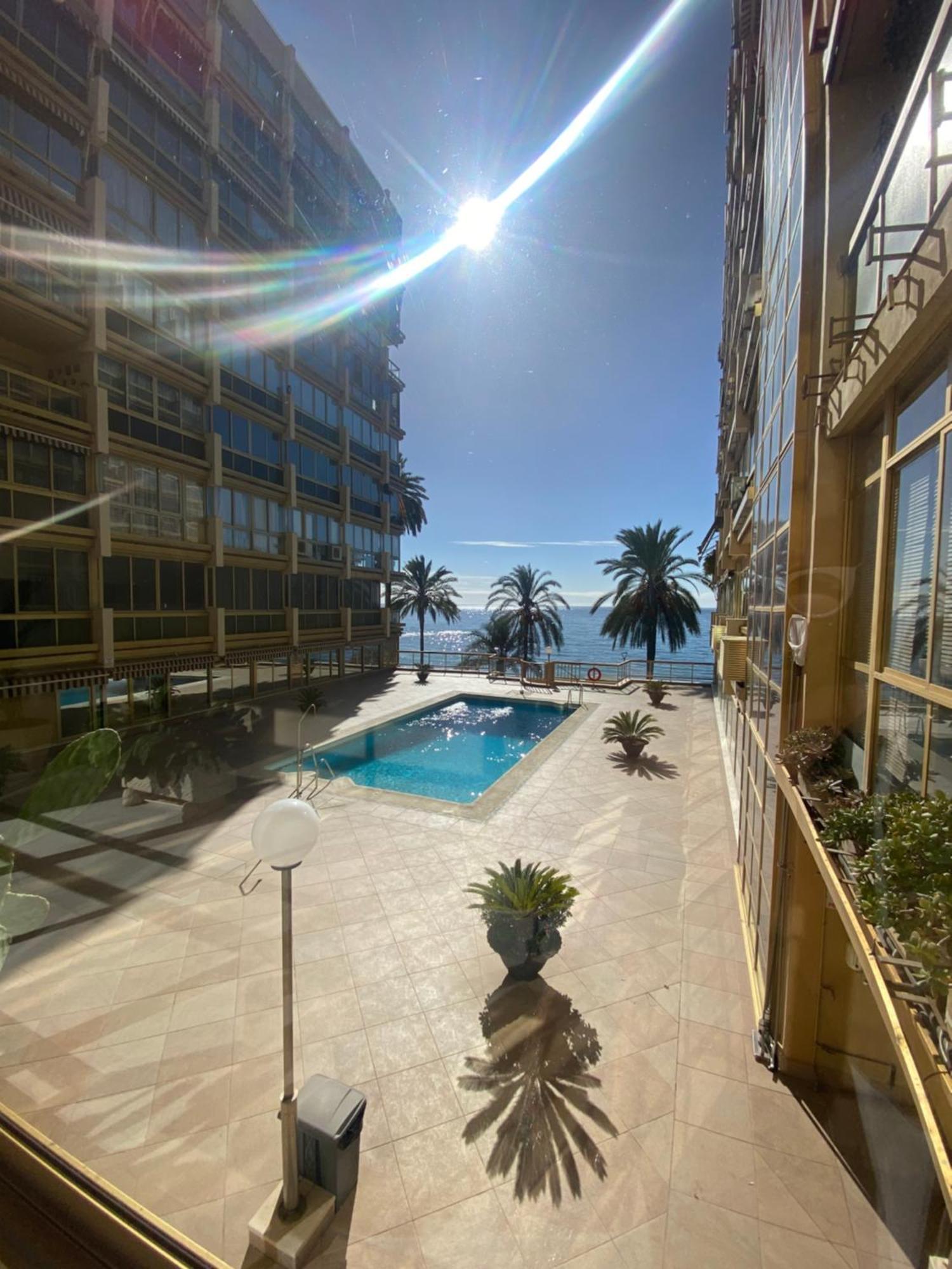 Marbella Beachfront Edificio Mayoral Primera Linea De Playa Y Centro Ciudad Con Barco Opcional Exteriör bild